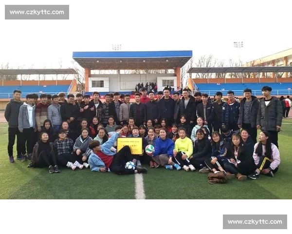 幼儿园拔河比赛主题教学活动教案设计与合作精神培养探索实践研究